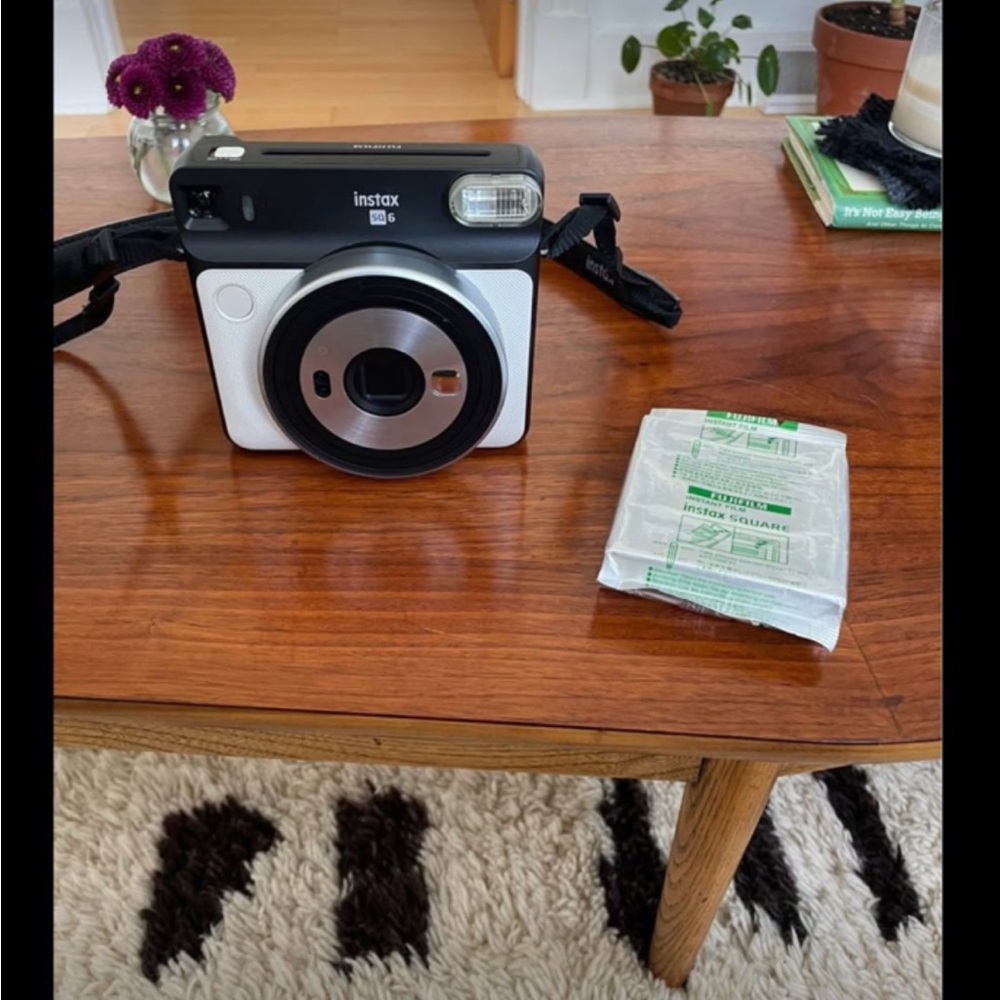Fujifilm Instax Square SQ6 Instant Film Camera